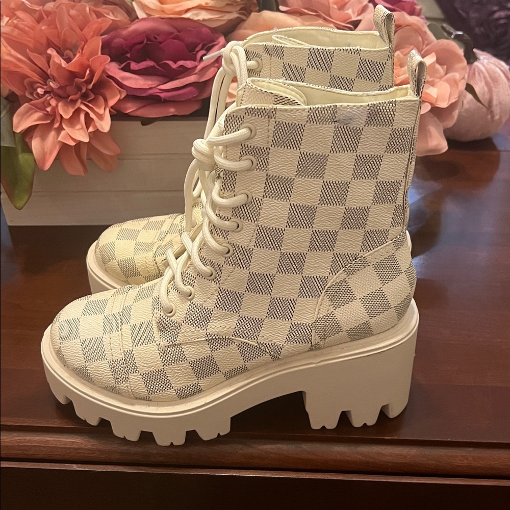 Checkered Lace-Up Ankle Boots - Picture 4 of 6